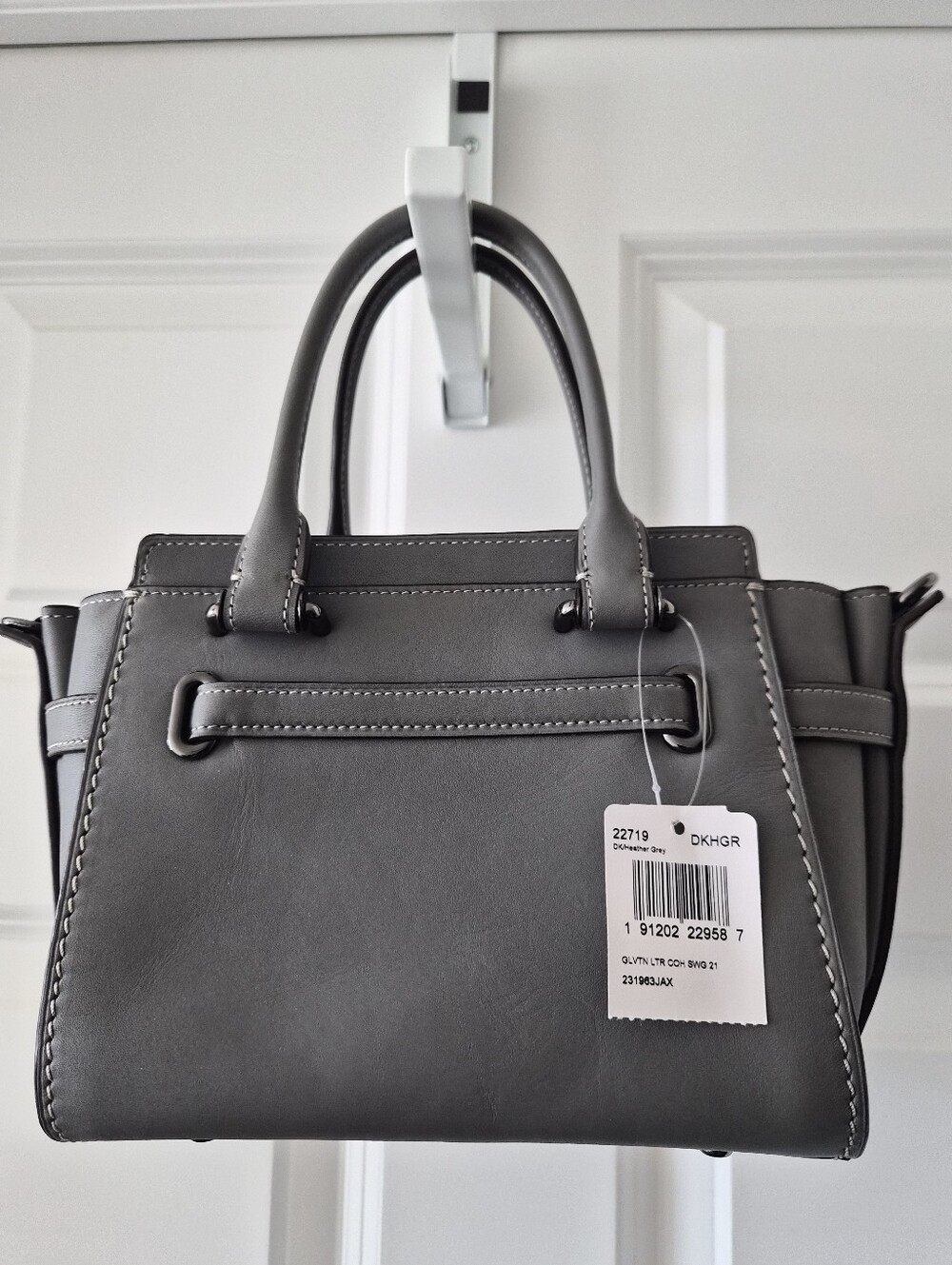 *NWT* [Coach] Swagger 21 In Heather Gray Glovetanned Leather, Crossbody, 22719